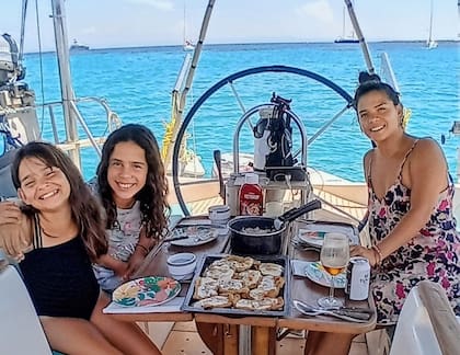 Eva, Lía y Catalina.