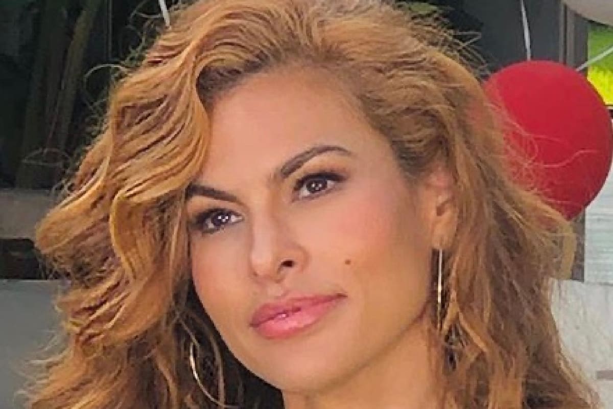Eva Mendes compartió con sus fans el impactante tratamiento de belleza con agujas al que se sometió