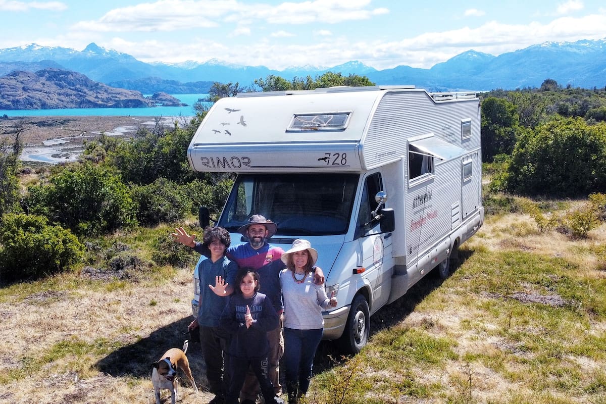 Eva y su familia viajando por el mundo
