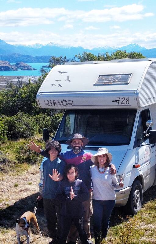 Eva y su familia viajando por el mundo