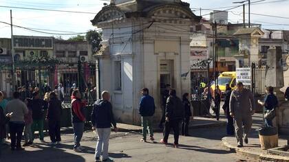 Evacuaron buena parte del Hospital Piñero por una amenaza de bomba