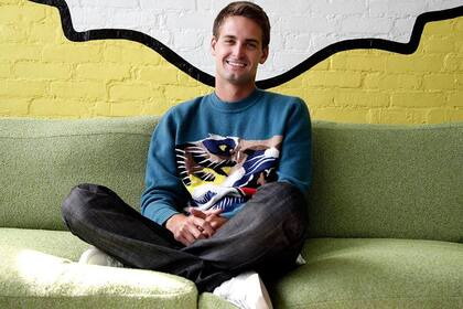 Evan Spiegel, de 23 años, es el CEO de Snapchat, un servicio de mensajería instantánea que rechazó una oferta de 3000 millones de dólares de Facebook