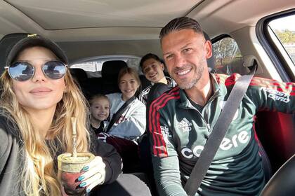 Evangelina Anderson, Martín Demichelis y sus hijos disfrutando del presente en la Argentina