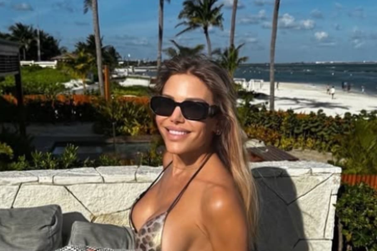 Evangelina Anderson posó en bikini en Playa del Carmen