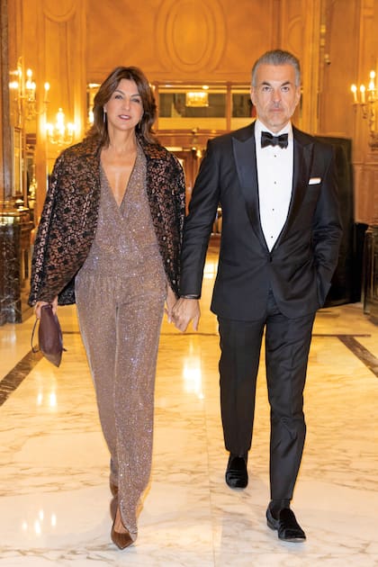 Evangelina Bomparola, con outfit de su autoría, de la mano de Juan Pons, su marido