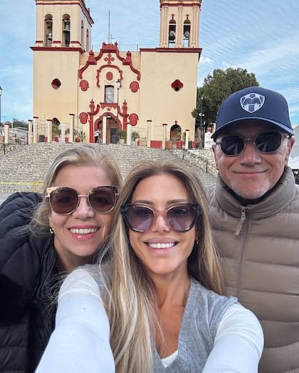 Evangelina llevó a pasear a sus padres por Monterrey días antes de que abandonen México