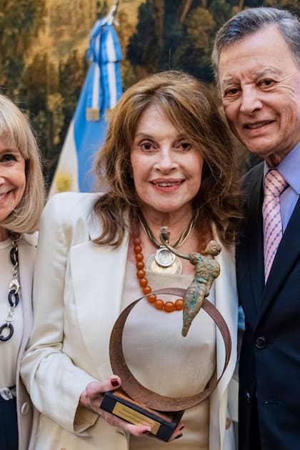 Evangelina Salazar, Leonor Benedetto y Ramón "Palito" Ortega
