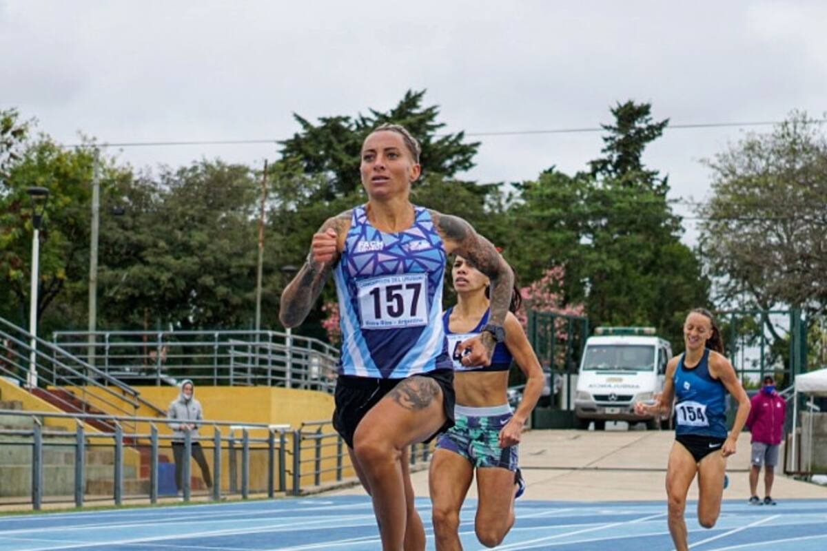 Evangelina “Vanshi” Thomas obtuvo el título argentino en la distancia de 800 metros con un tiempo de 2’07'’54/100 en el Campeonato Argentino que se disputa en la Pista “Hugo Lanasa” de Concepción del Uruguay, Entre Rios.