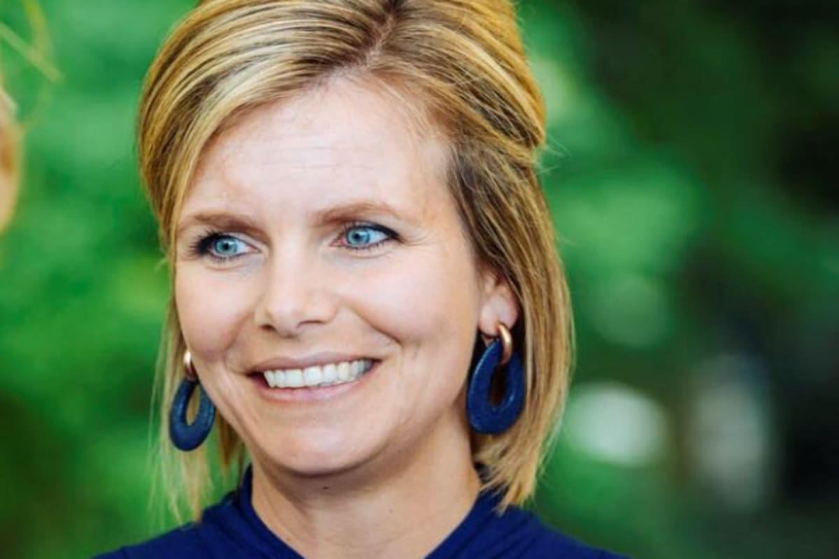 Eveline van den Bent fue contratada en 2003 para cuidar a las hijas de los reyes. Estudió derecho notarial y hoy es una figura clave en la familia real