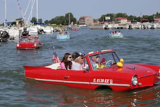 Series, publicidades, presidentes y estrellas amaron el vehículo que protagonizó el cruce más extraño del Canal de la Mancha