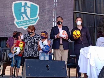 Evento en Esquina, Corriente, por "las 10 del Diez", la cruzada solidaria que había iniciado Diego Maradona y que ahora continúan sus hermanas