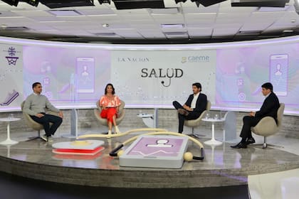 Santiago Esteban (Gobierno CABA), Mariana Arias (LN+), Miguel Devoto (Danone) y Guido López (Philips)