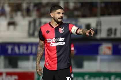 Ever Banega, de regreso a Newell's, con la cinta de capitán y como titular