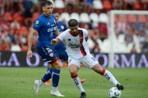 Newell's es una máquina: algo de ballet para uno de los mejores goles del campeonato... y el blooper del arquero