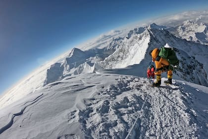Elia Saikaly logró hacer cumbre por tercera vez en su vida en el "techo del mundo"