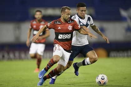 Everton Ribeiro y Francisco Ortega, protagonistas de un muy buen partido: Vélez 2 vs. Flamengo 3 por la Copa Libertadores.