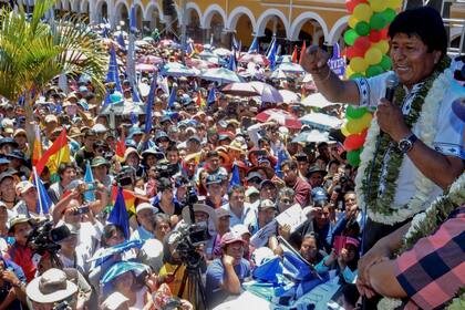Evo, ayer, en un acto con seguidores en Cochabamba