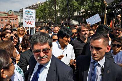 Evo Morales al llegar a la Plaza de Mayo