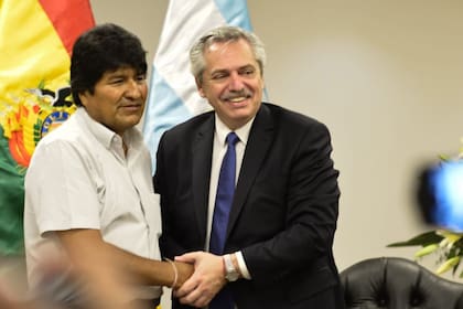 Evo Morales y Alberto Fernández, anoche, en Santa Cruz de la Sierra