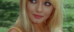 Qué fue de la vida de Ewa Aulin, la musa del cine erótico que deslumbró a Hollywood y lo dejó todo por amor