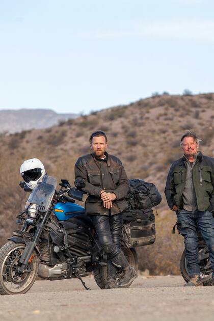 Ewan McGregor y Charley Boorman durante la filmación de Long Way Up.