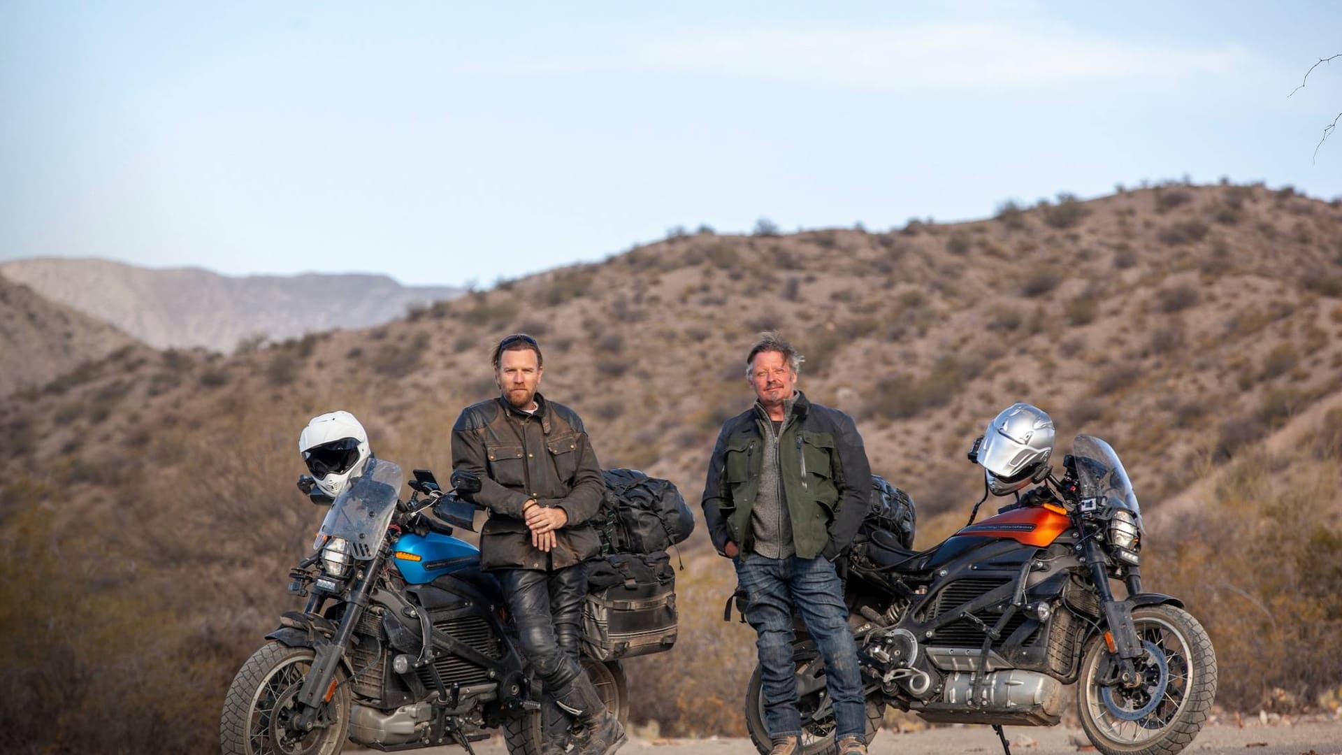 Ewan McGregor y Charley Boorman durante la filmación de Long Way Up.