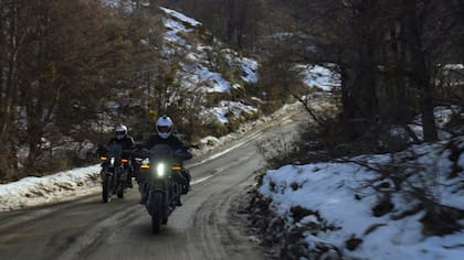 Ewan McGregor y Charley Boorman hicieron todo el recorrido usando motos eléctricas.