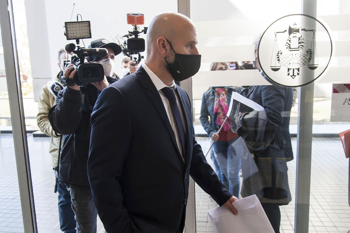 ex Fiscal Patricio Serjal llegando al Centro de Justicia Penal para audiencia imputativa.