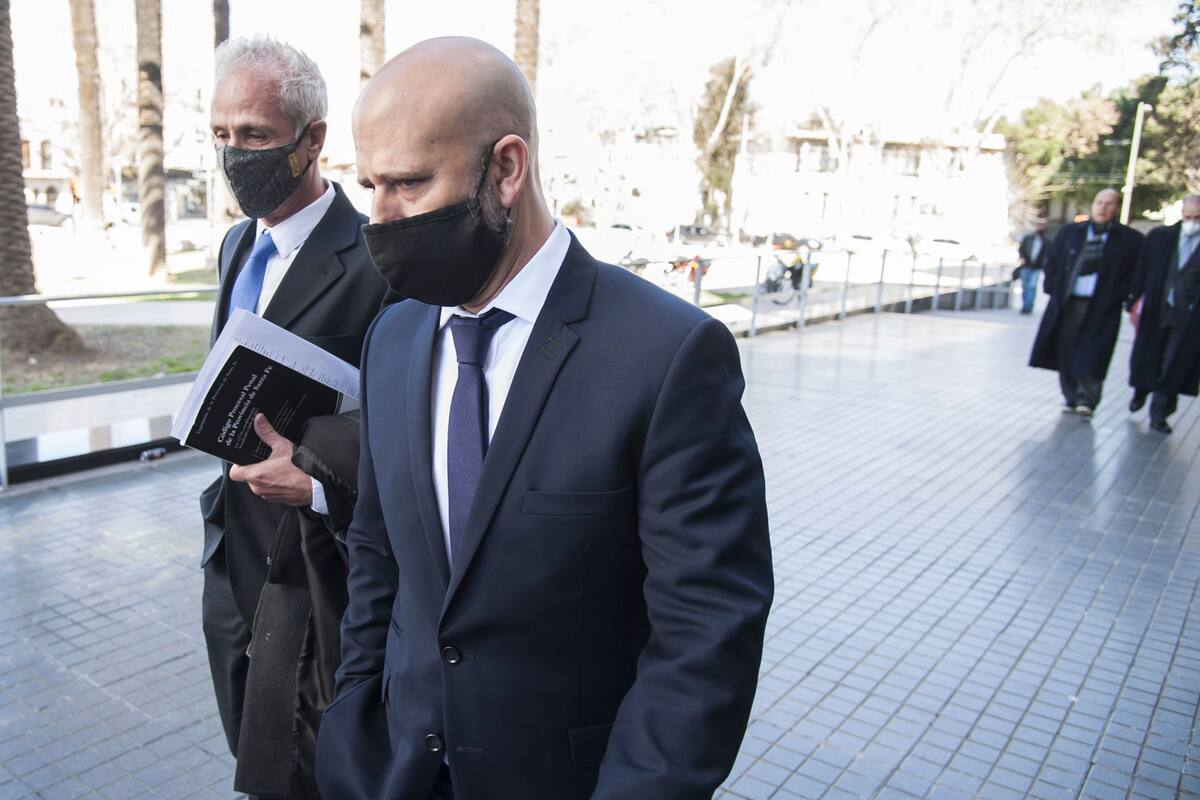 ex Fiscal Patricio Serjal llegando al Centro de Justicia Penal para audiencia imputativa.
