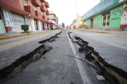 Exactamente 32 años después del sismo de 1985, la tierra volvió a temblar en México. ¿Por qué la mayor cantidad de víctimas fueron mujeres? ¿Cómo ayudaron los jóvenes a través de la tecnología? ¿Qué pasó con la identidad de algunos barrios?
