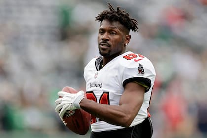 Exastro de la NFL Antonio Brown arrestado por intento de asesinato, tras tiroteo en Miami