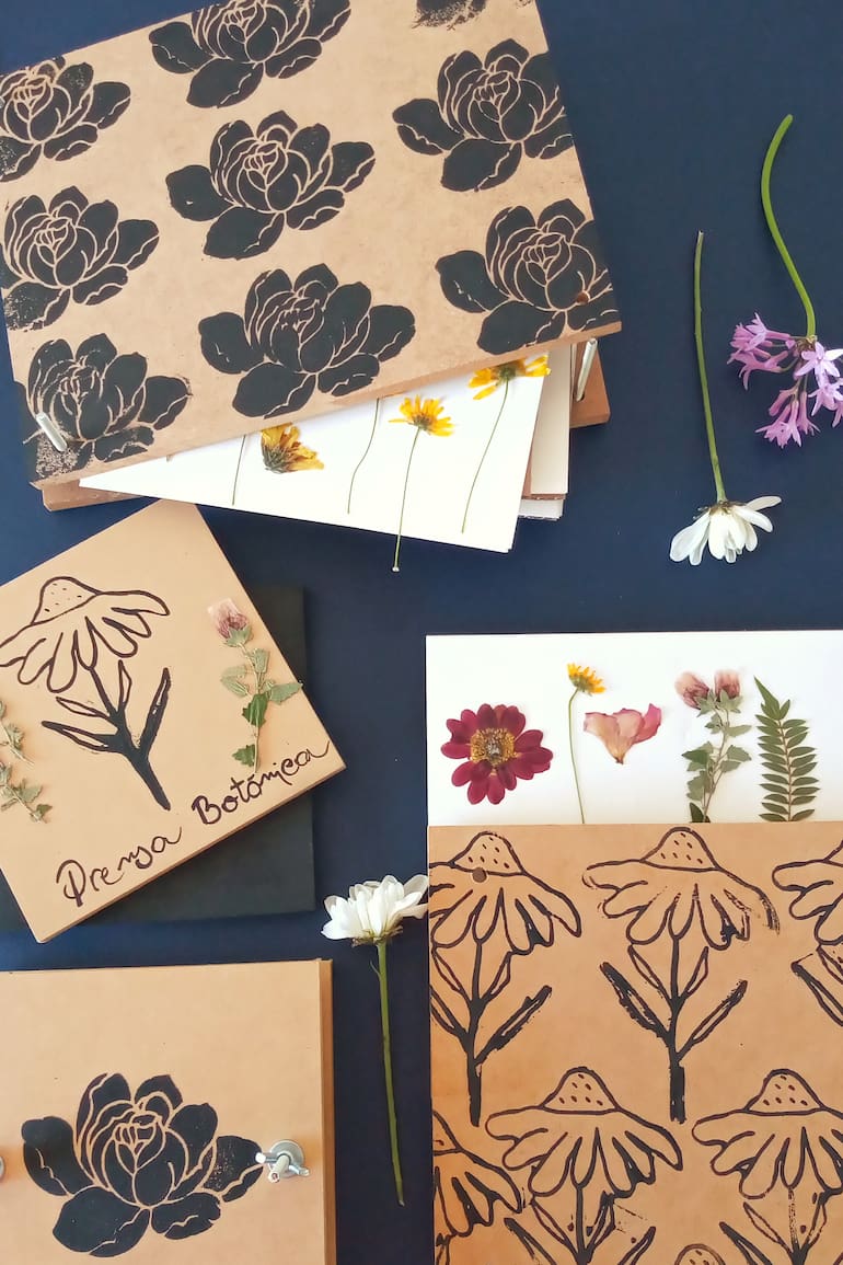 Distintas prensas de flores con distintos diseños.