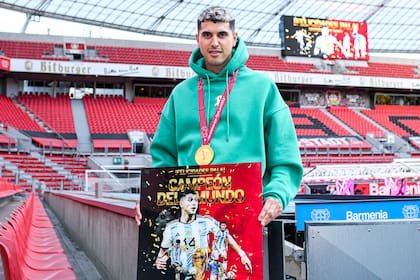 Exequiel Palacios, reconocido en Bayer Leverkusen tras el título de campeón del Mundo en Qatar 2022