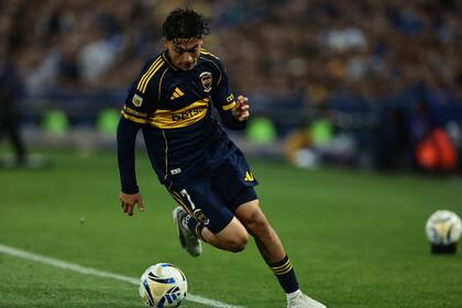 Exequiel Zeballos vuelve a ser titular en Boca en el duelo ante Defensa y Justicia