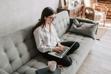 Existe un riesgo de comparar la dura realidad de tu propia experiencia como empresario con las experiencias aparentemente prósperas que vemos en las redes sociales (FOTO: PEXELS)