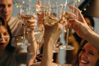 Esto es lo (bueno) que le sucede al cerebro cuando dejamos de beber alcohol