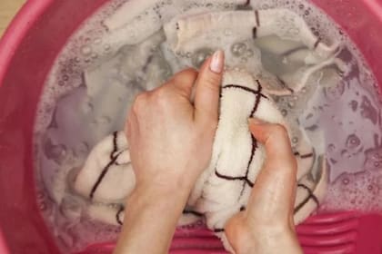 Existen algunos métodos infalibles para lavar los trapos de la cocina