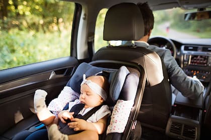 Existen cinco tipos de silla para bebé según su edad y peso
