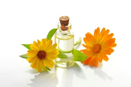 Existen distintas técnicas que pueden usarse diariamente para reemplazar el uso de perfumes (imagen ilustrativa)