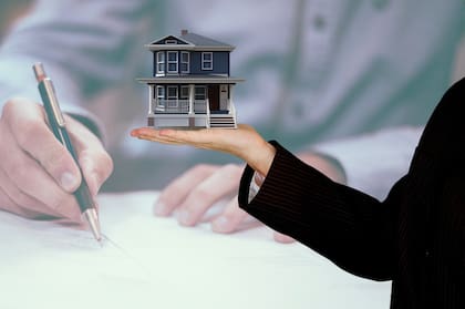 Existen diversas opciones de vivienda asequible y programas de asistencia gestionados principalmente por el HUD