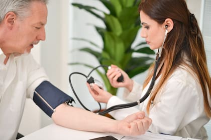 Existen factores genéticos que predisponen a un menor envejecimiento arterial