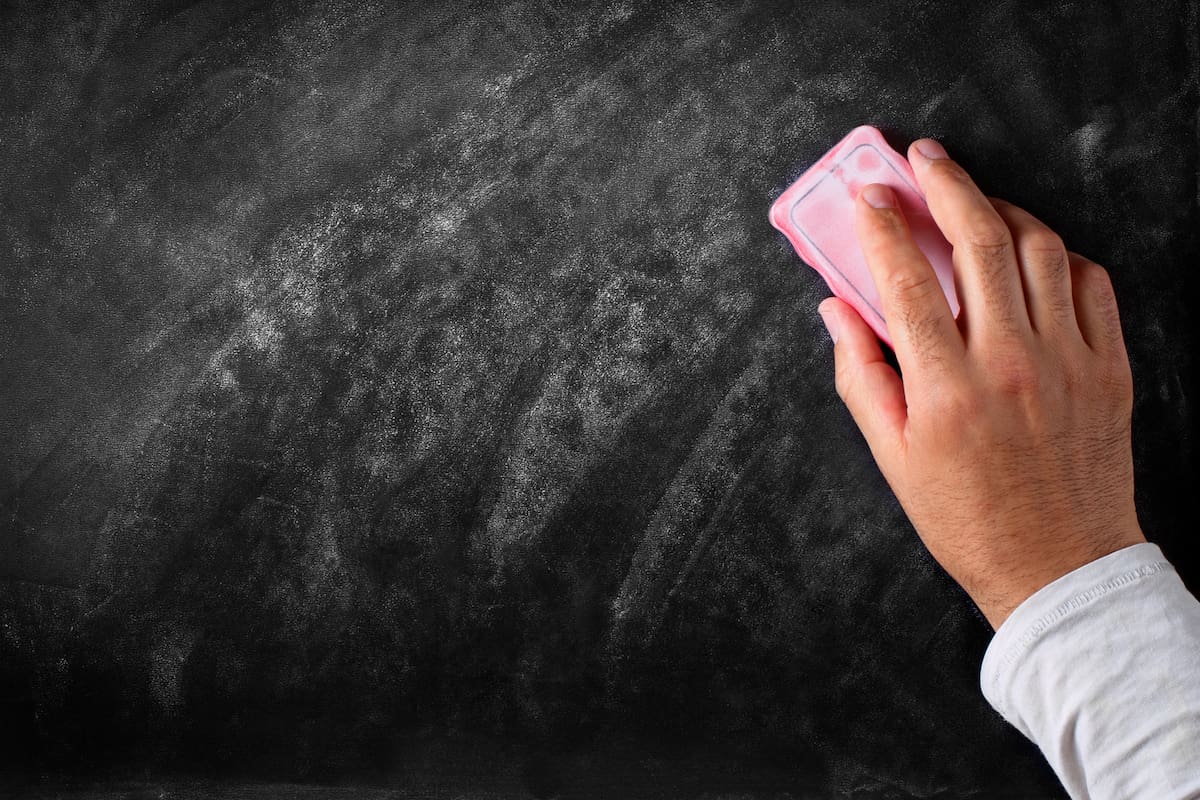 Existen herramientas que facilitan la eliminación de cuentas, mientras que los buscadores tienen sus propios formularios