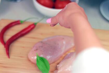 Existen más de 250 enfermedades transmitidas por alimentos y la mayoría puede prevenirse con algunas medidas de higiene básicas.