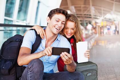 Existen personas que, sin dejar por completo los viajes aéreos, reducen su frecuencia para disminuir el impacto.