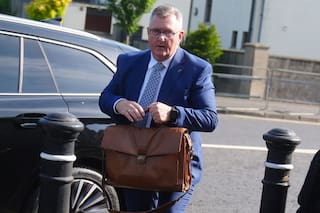 Exlíder de partido norirlandés rechaza acusaciones de abuso sexual de menores