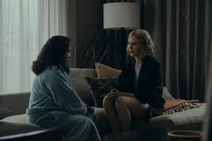 Expats (Prime Video).