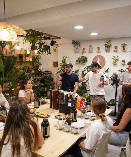 "Experiencia matera" talleres para que gente de todo el mundo conozca el mate