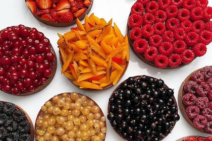 Experto en trabajar con frutas, Cedric Grolet quiere hacer que la pastelería ser más saludable. Crédito: Facebook/ Cedric Grolet