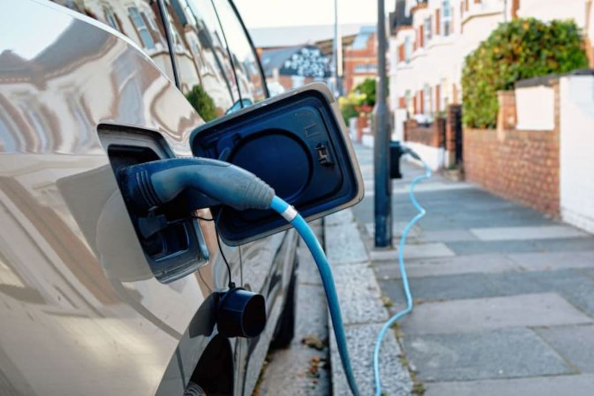 Expertos advierten que para reducir las emisiones será necesario reemplazar todos los motores a combustión por eléctricos