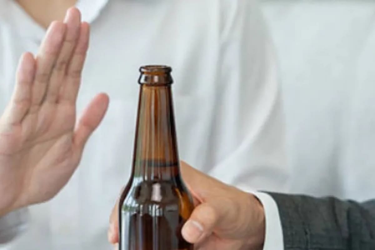Expertos destacan los beneficios de dejar de beber